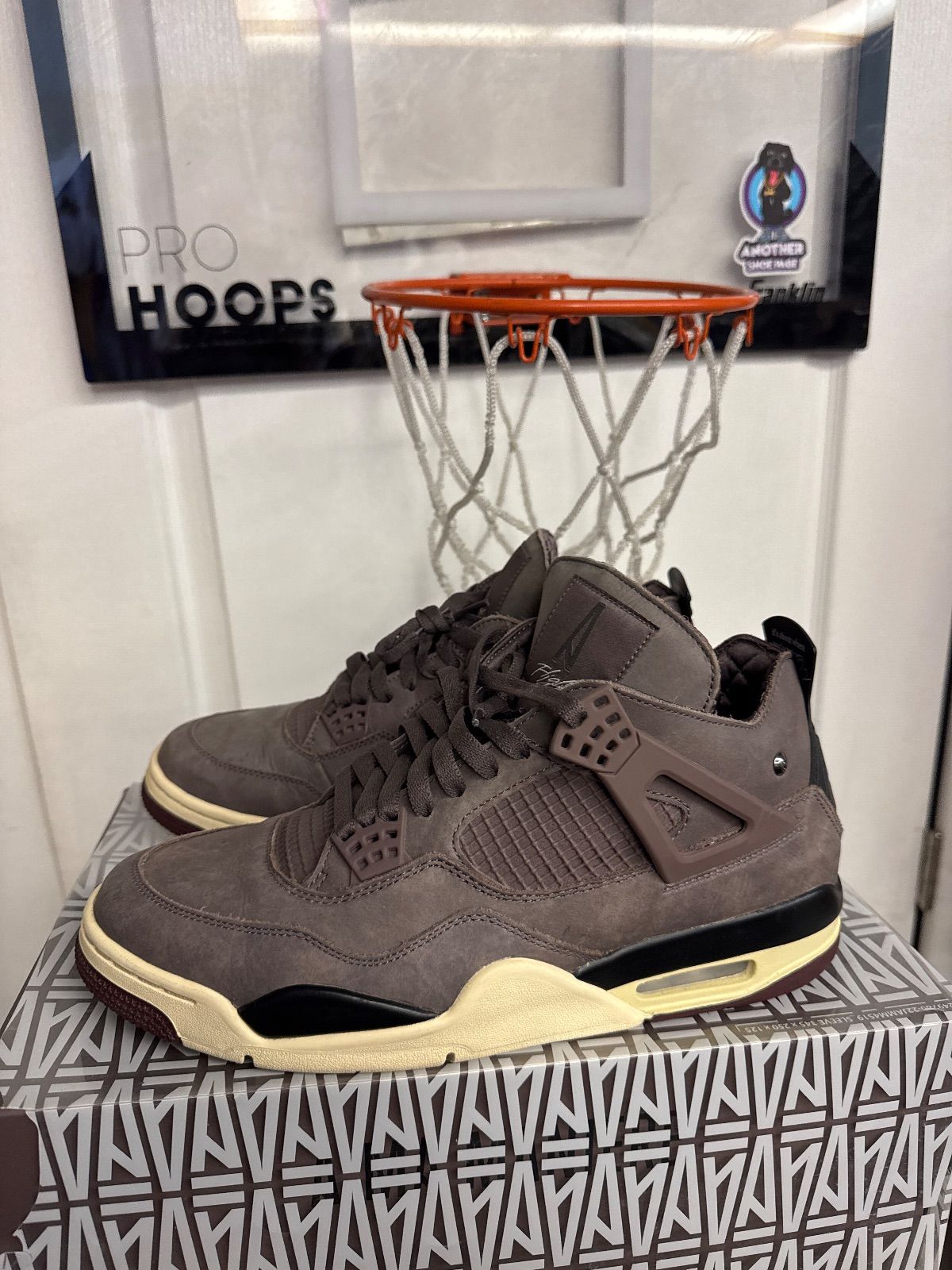 Jordan 4 Retro SP A Ma Maniére Violet Ore - Lightly Used, OG All