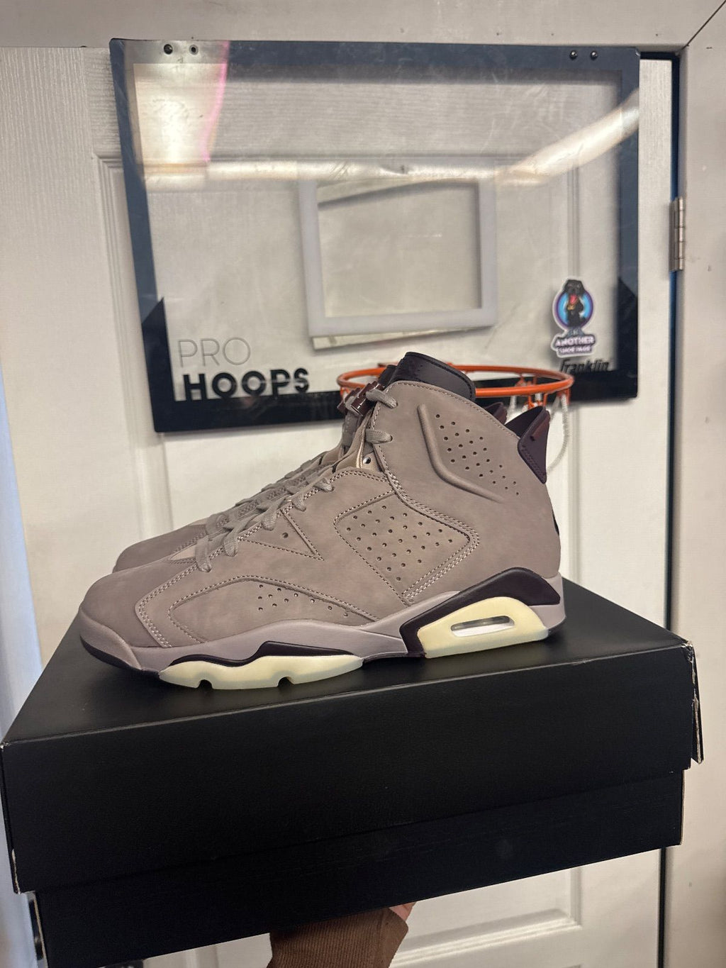 Jordan 6 Retro A Ma Maniére Smokey Mauve - New/Damaged Box