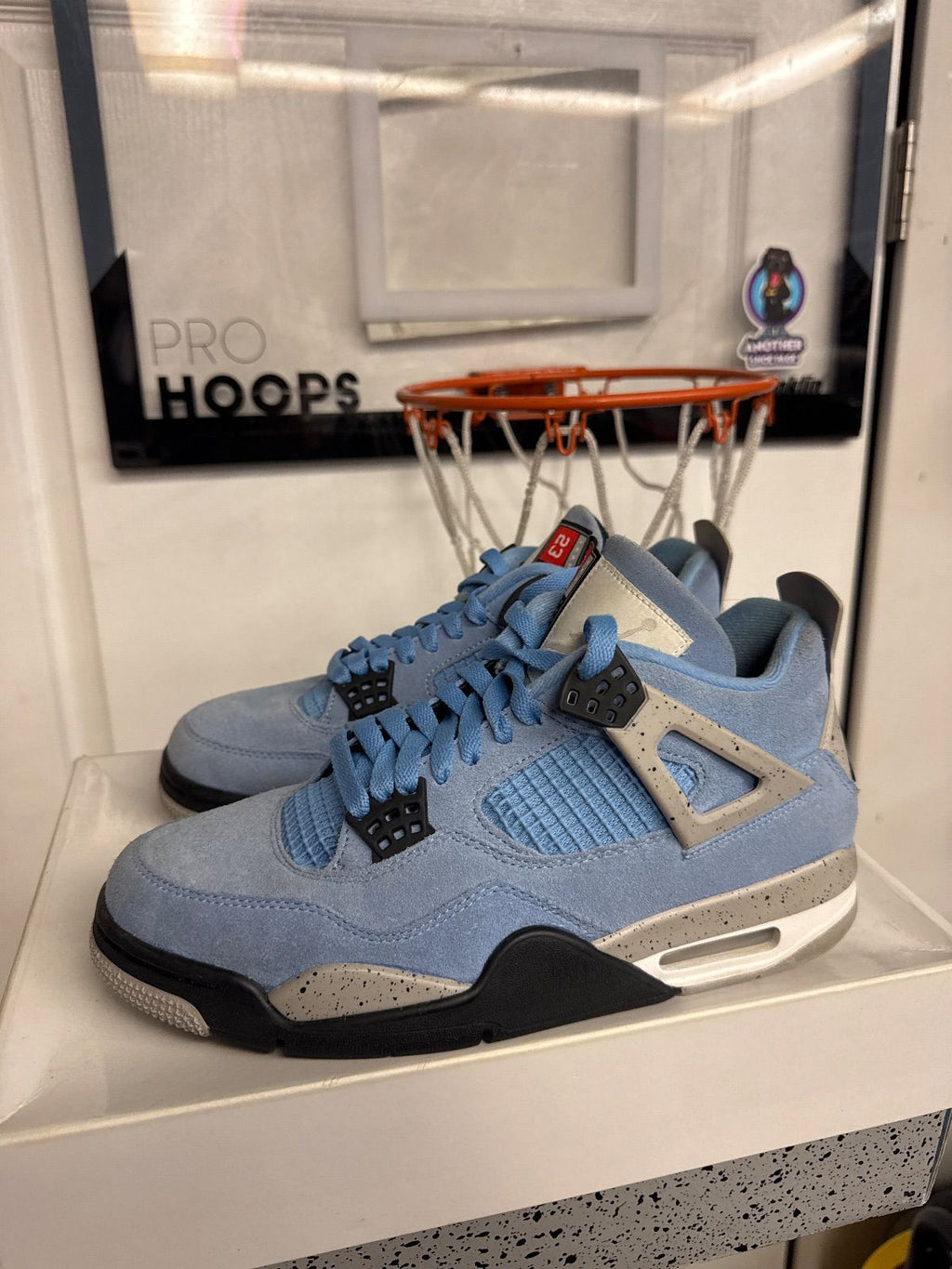 Jordan 4 Retro University Blue - Lightly Used, OG All