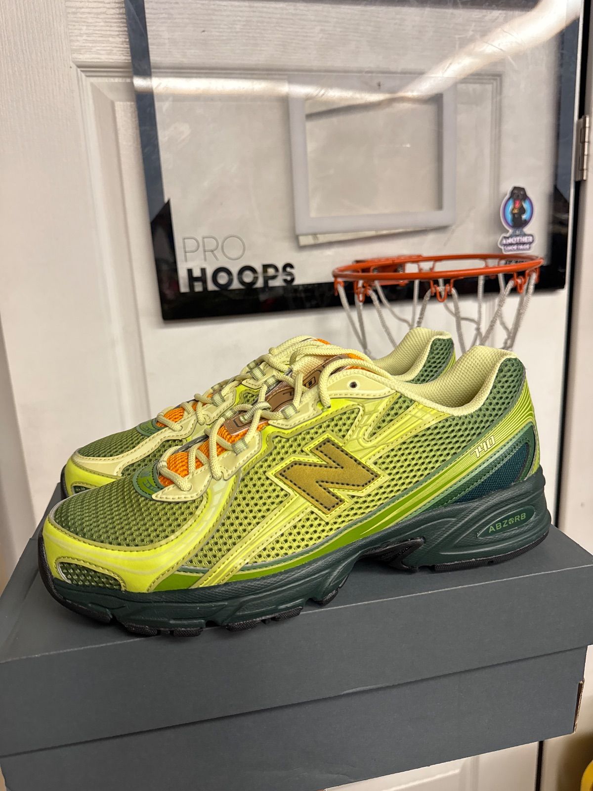 New Balance 740 Concepts Brut