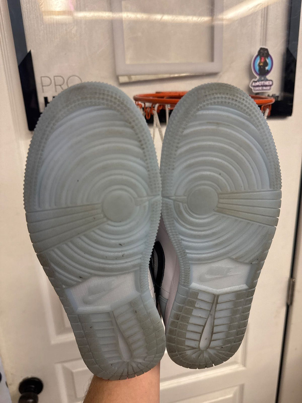 Jordan 1 Mid SE Ice Blue (2023) (GS) - Lightly Used, OG All