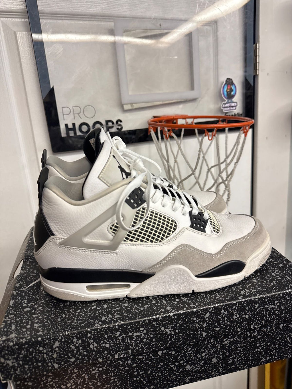 Jordan 4 Retro Military Black - Lightly Used, OG All
