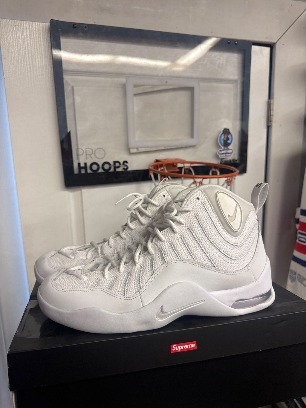 Nike Air Bakin SP Supreme White - Tried On, OG Box/Missing Yellow Laces