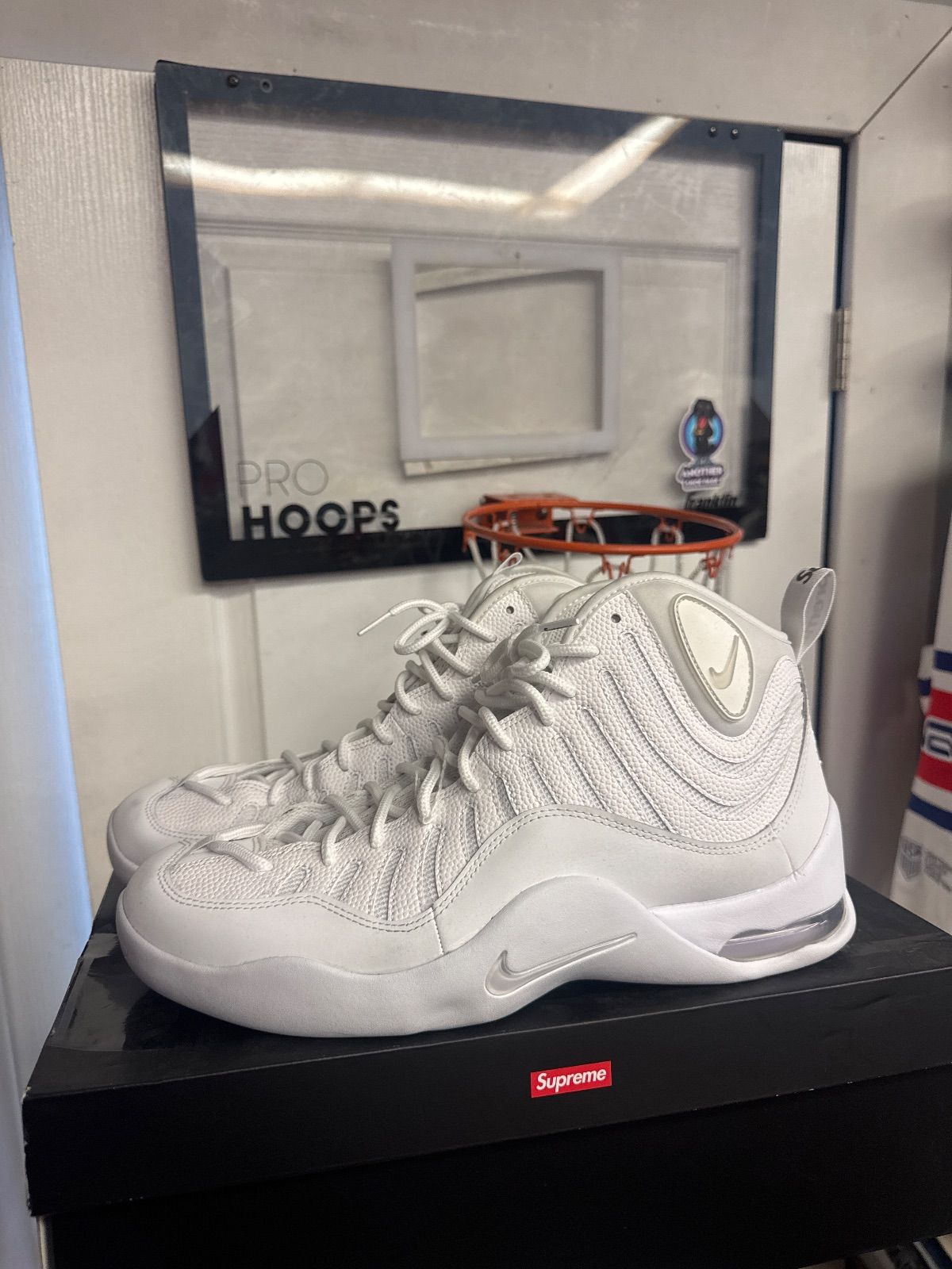 Nike Air Bakin SP Supreme White - Tried On, OG Box/Missing Yellow Laces