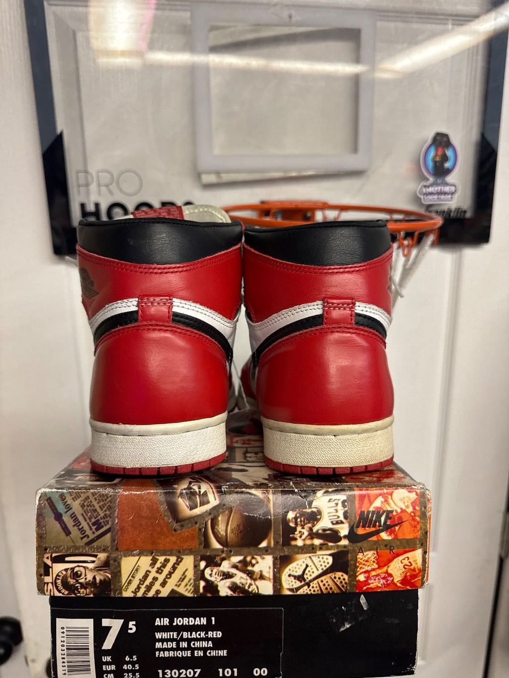 Jordan 1 Retro Chicago (1994) - Lightly Used, Replacement Box
