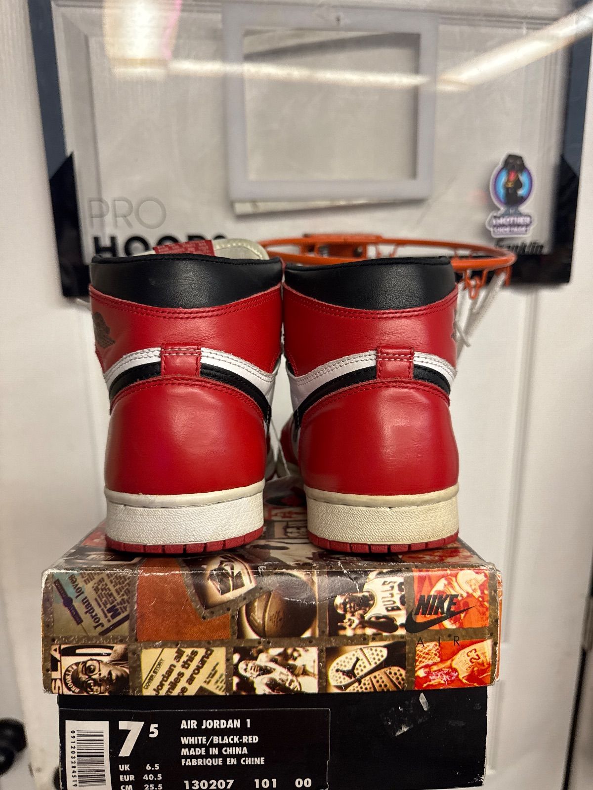 Jordan 1 Retro Chicago (1994) - Lightly Used, Replacement Box
