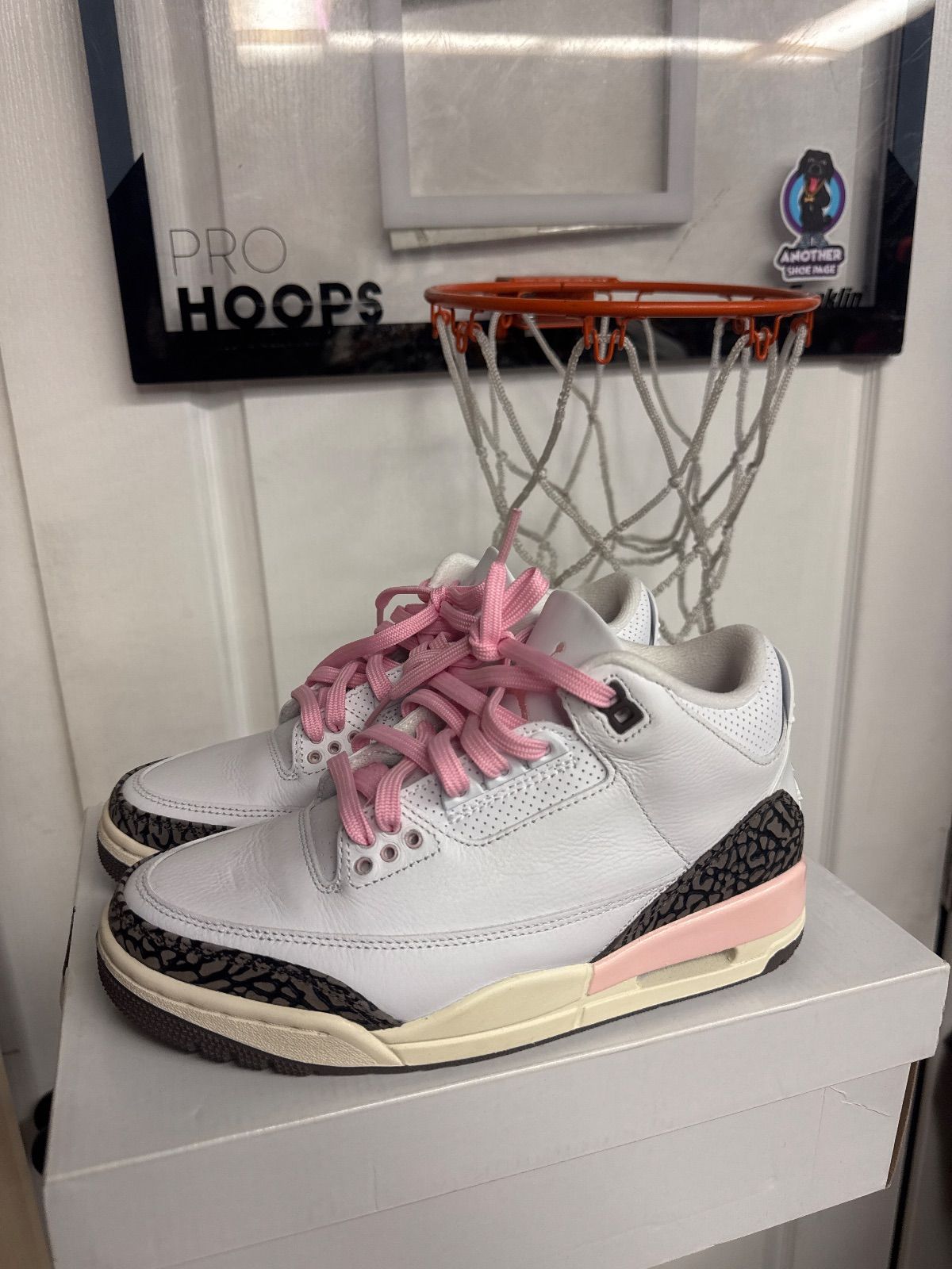 Jordan 3 Retro Neapolitan Dark Mocha (Women's) - Lightly Used, OG All