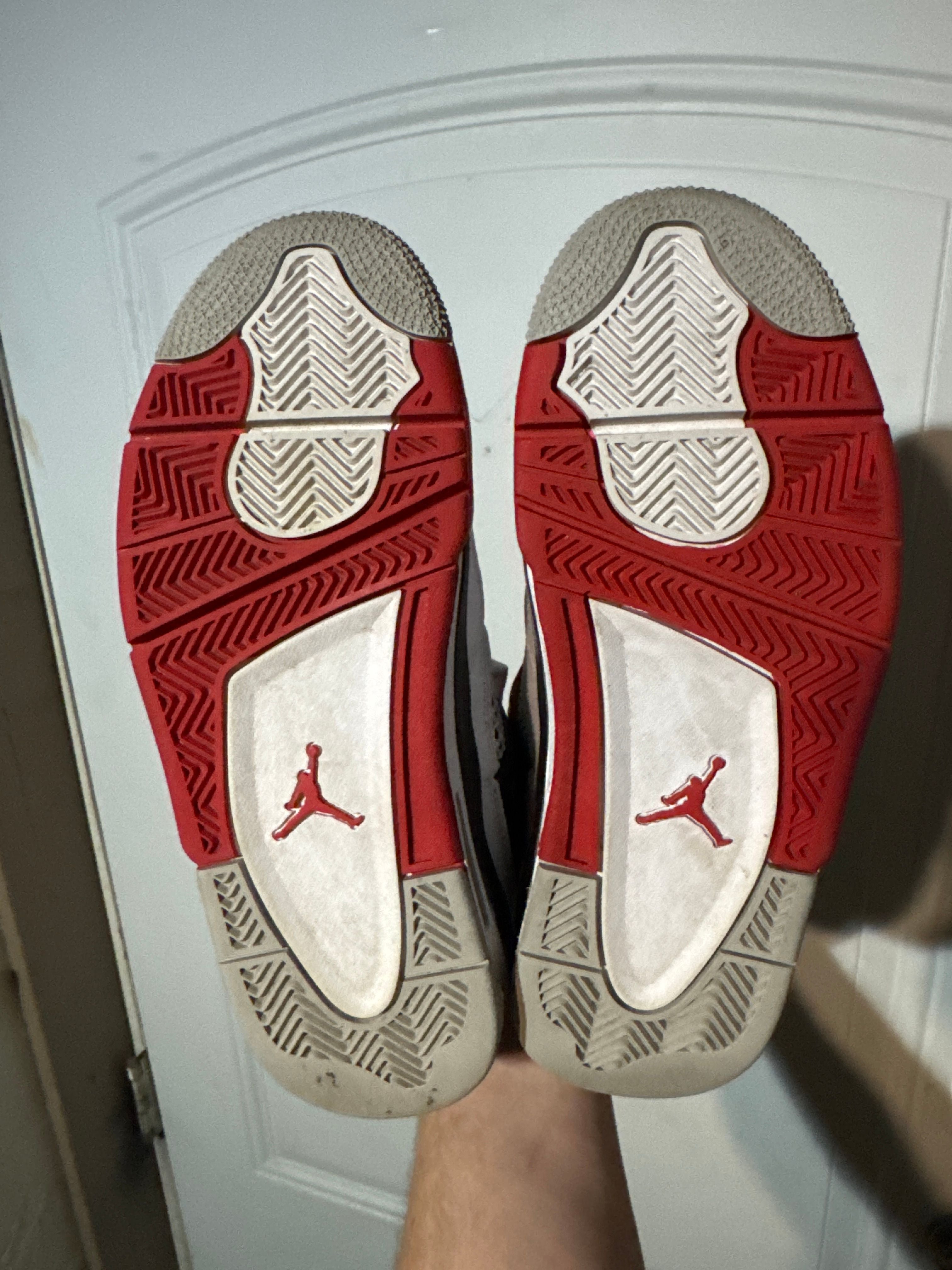 Jordan 4 Retro Fire Red (2020) (GS) - Lightly Used, OG All