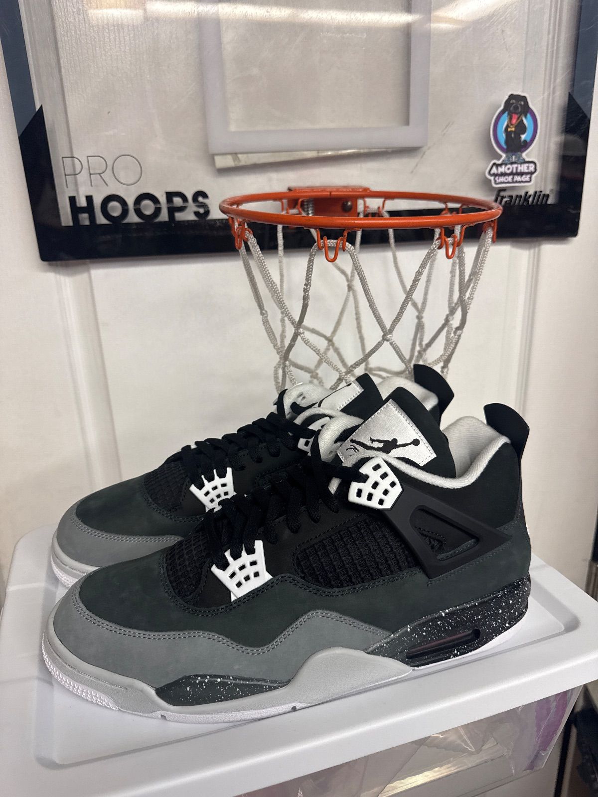 Jordan 4 Retro Fear (2024) - New/No Box