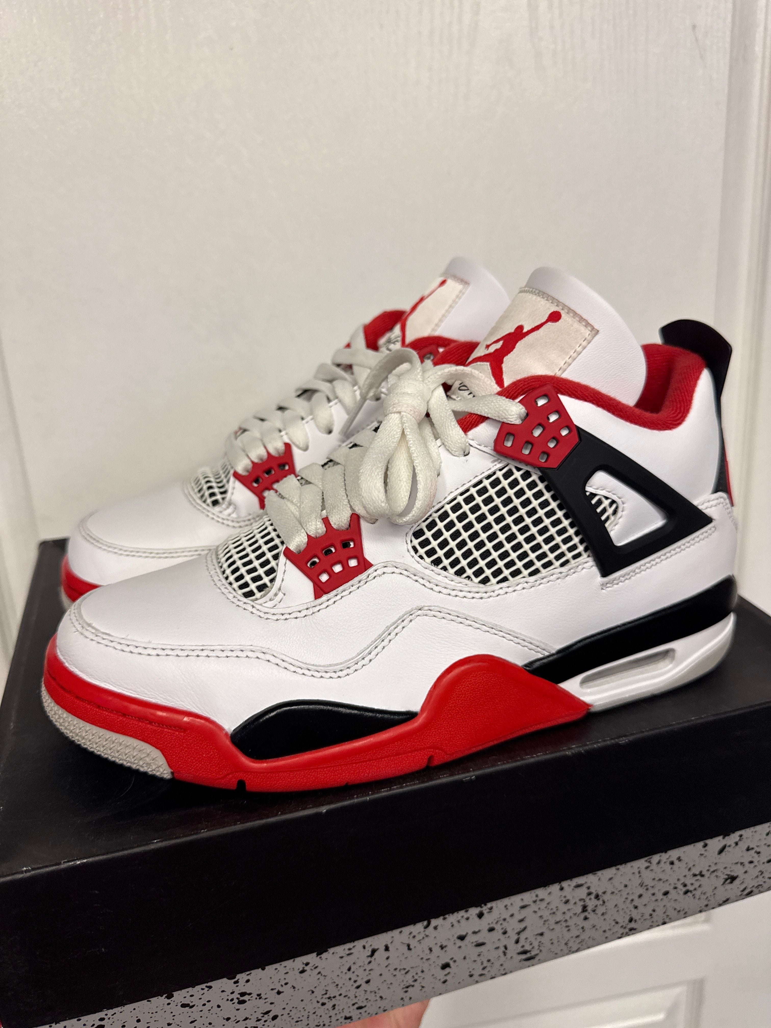 Jordan 4 Retro Fire Red (2020) - Lightly Used, OG All