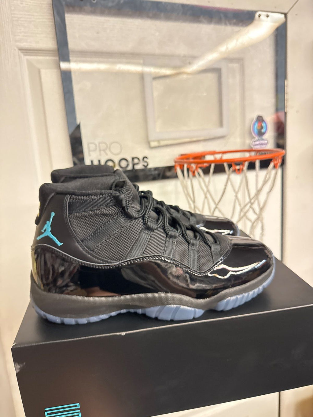 Jordan 11 Retro Gamma Blue (2025) - Lightly Used, OG All