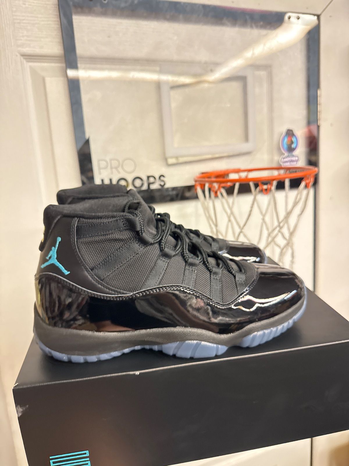 Jordan 11 Retro Gamma Blue (2025) - Lightly Used, OG All