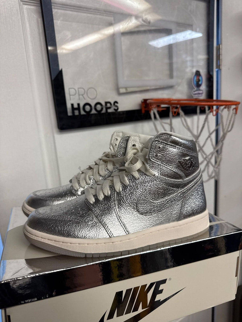 Jordan 1 Retro High OG Chrome (Women's)