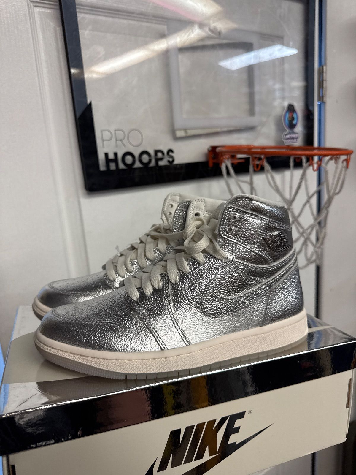 Jordan 1 Retro High OG Chrome (Women's)