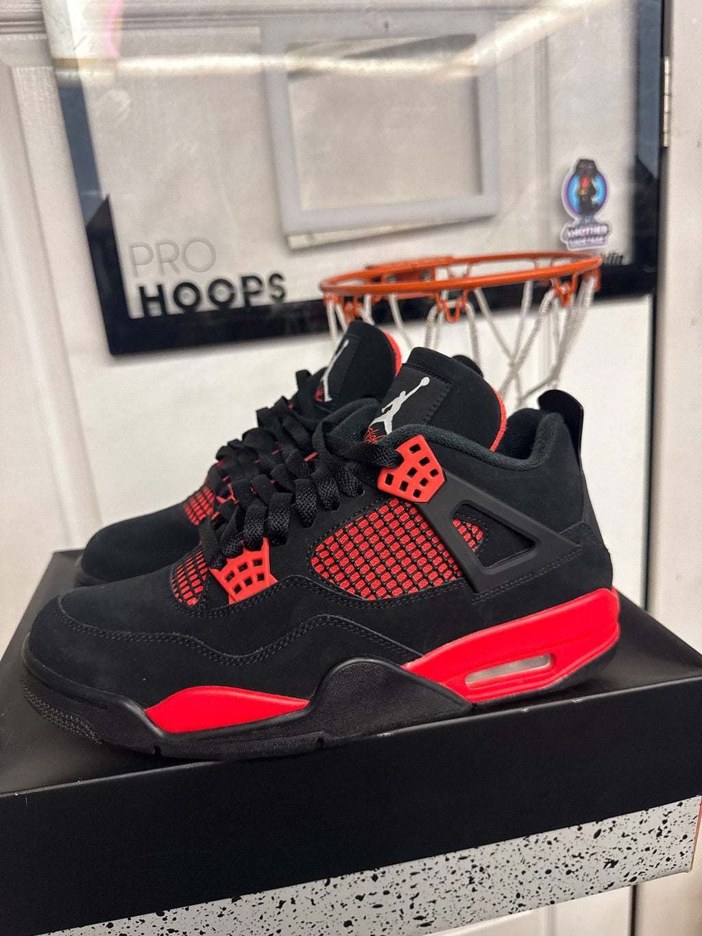 Jordan 4 Retro Red Thunder - Lightly Used, OG All