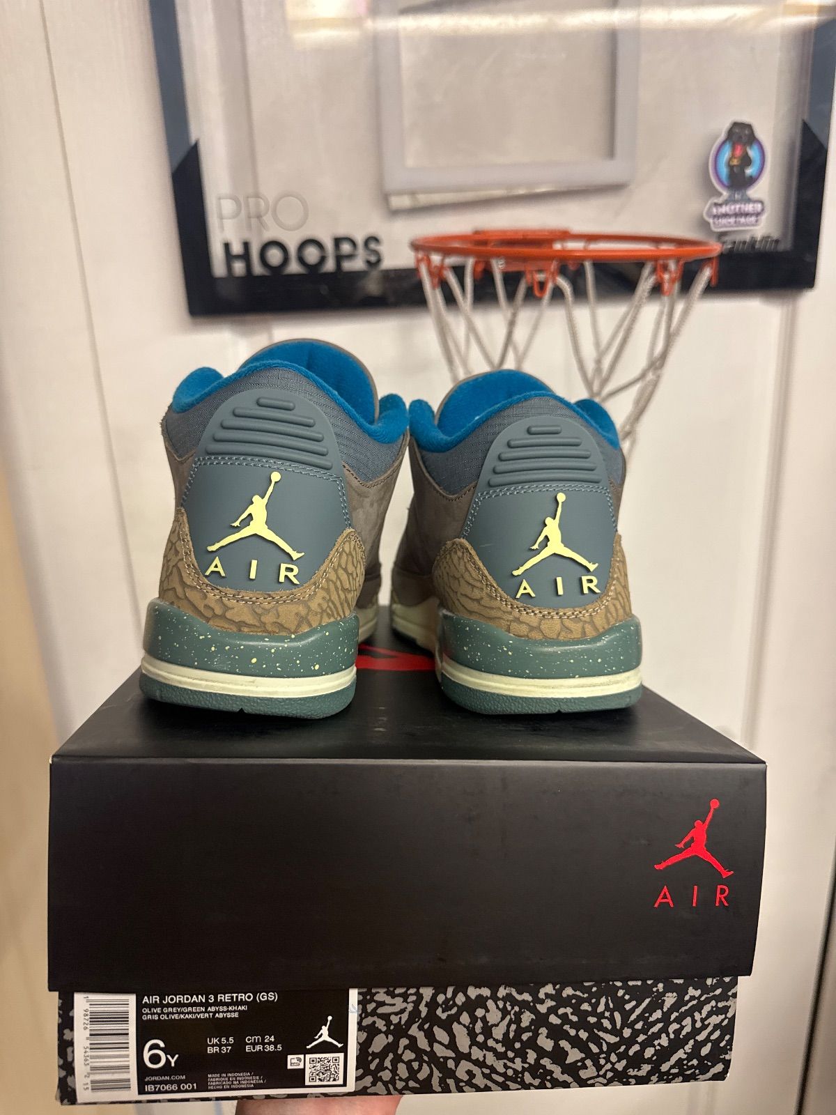 Jordan 3 Retro Olive Grey (GS) - Lightly Used, OG All