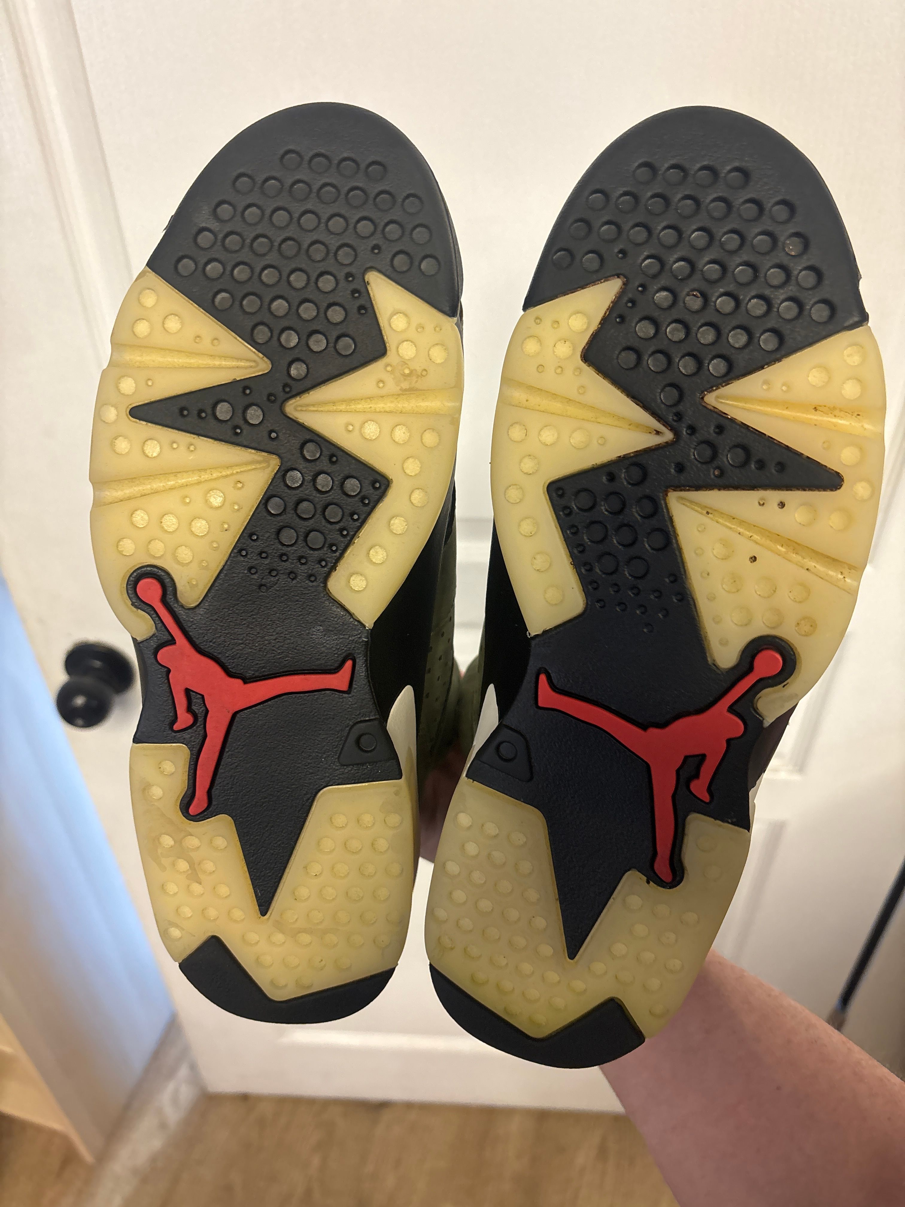 Jordan 6 Retro Travis Scott - Lightly Used, OG All