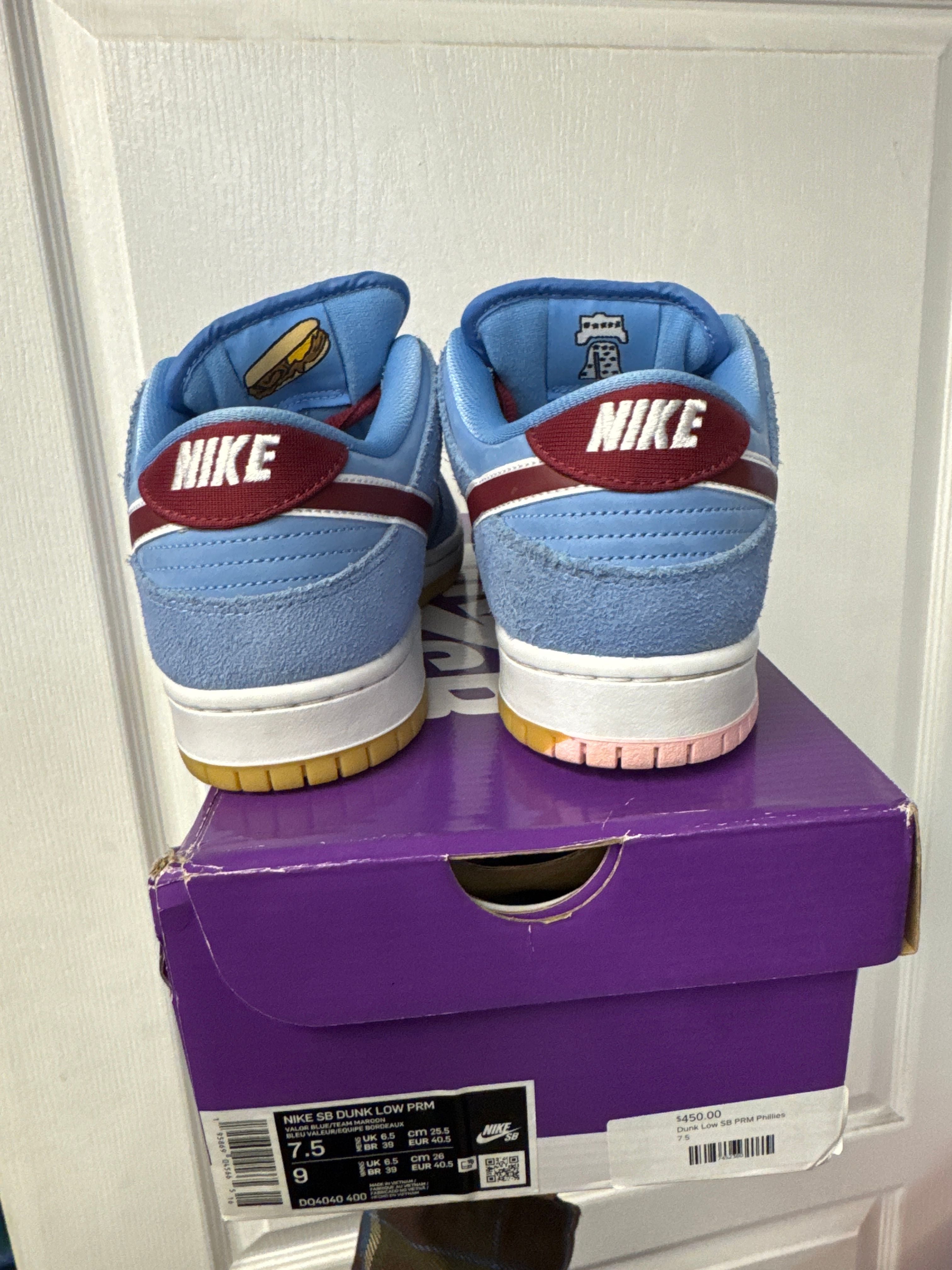 Nike SB Dunk Low Philadelphia Phillies - Lightly Used, OG All