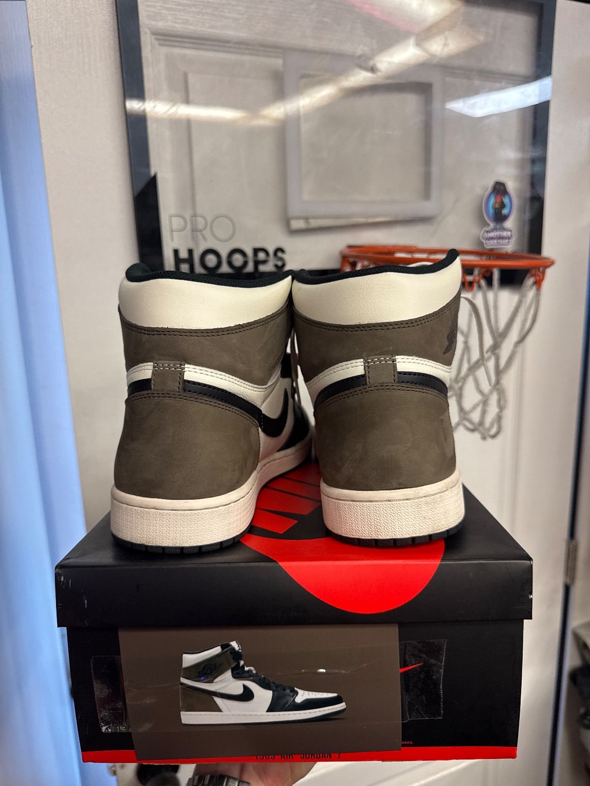 Jordan 1 Retro High Dark Mocha - Lightly Used, OG All