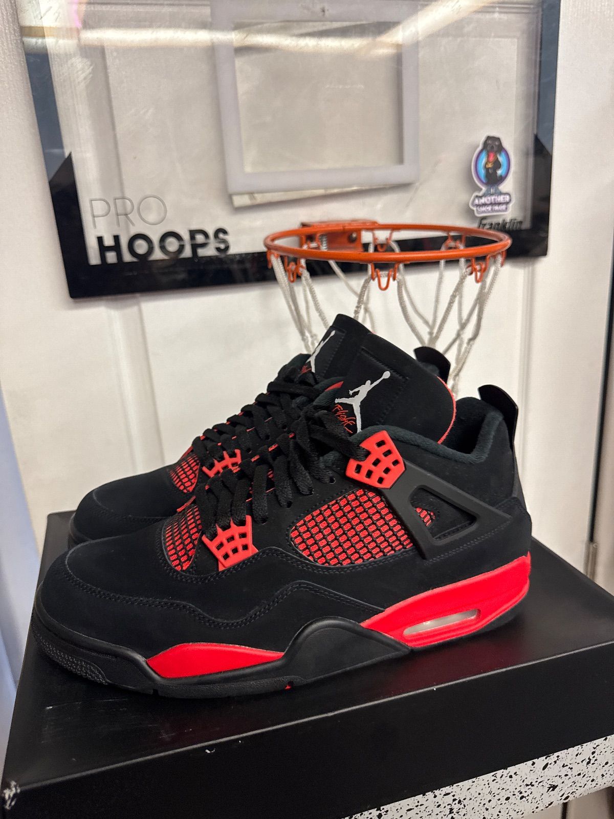 Jordan 4 Retro Red Thunder - Lightly Used, OG All