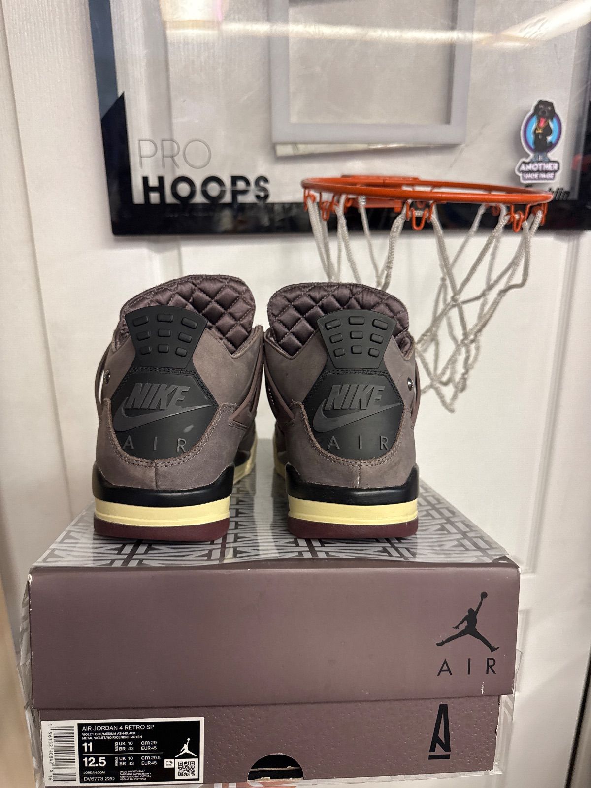 Jordan 4 Retro SP A Ma Maniére Violet Ore - Lightly Used, OG All