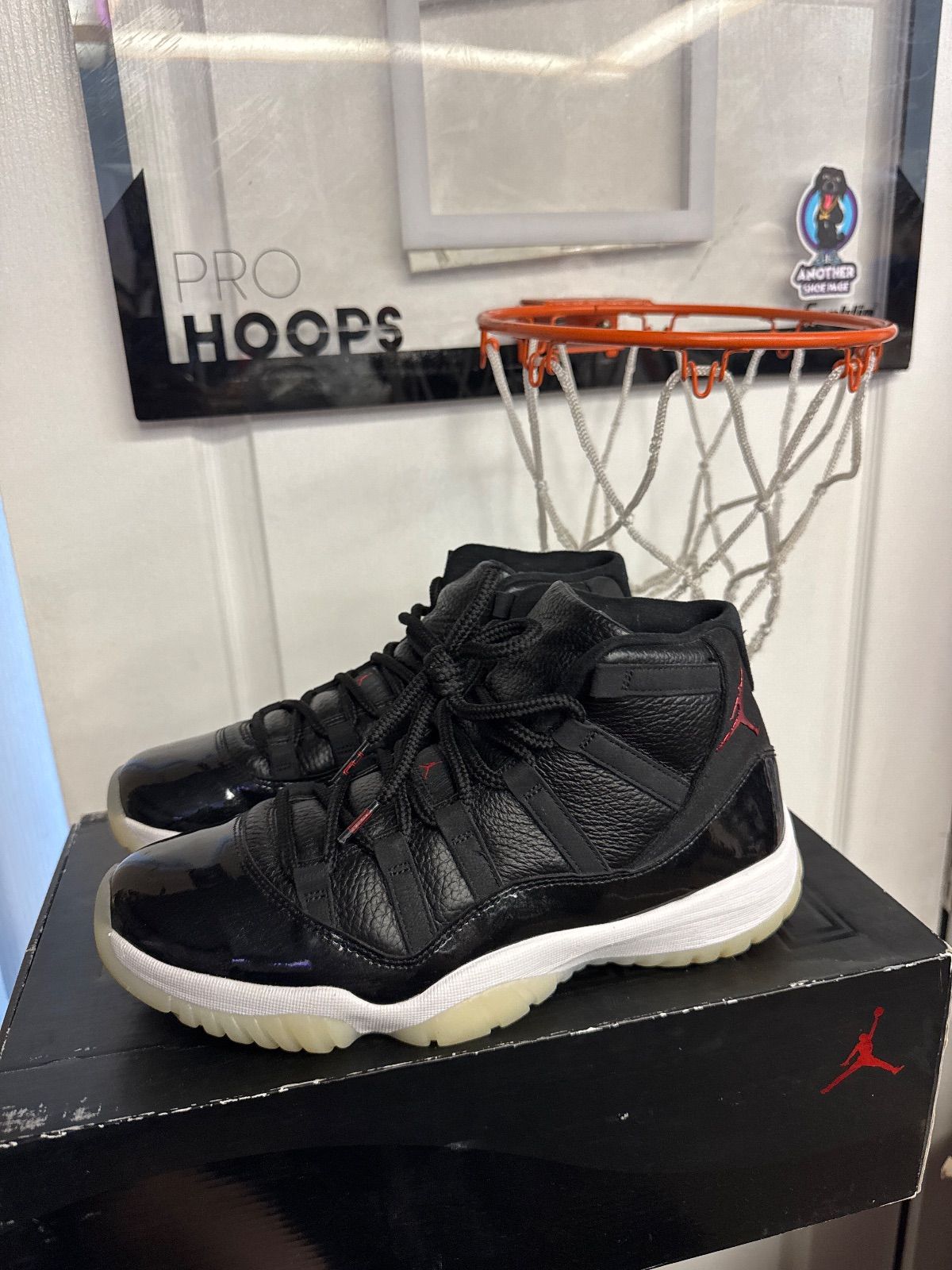 Jordan 11 Retro 72-10 - Lightly Used, OG All