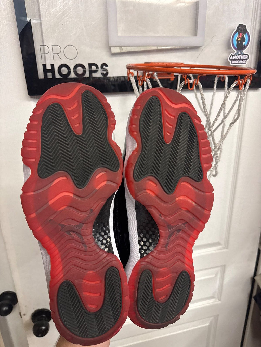 Jordan 11 Retro Low Bred (2025) - Lightly Used, Replacement Box