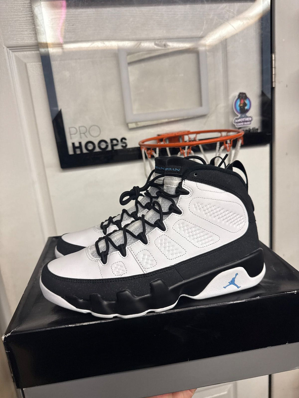 Jordan 9 Retro University Blue - Lightly Used, OG All