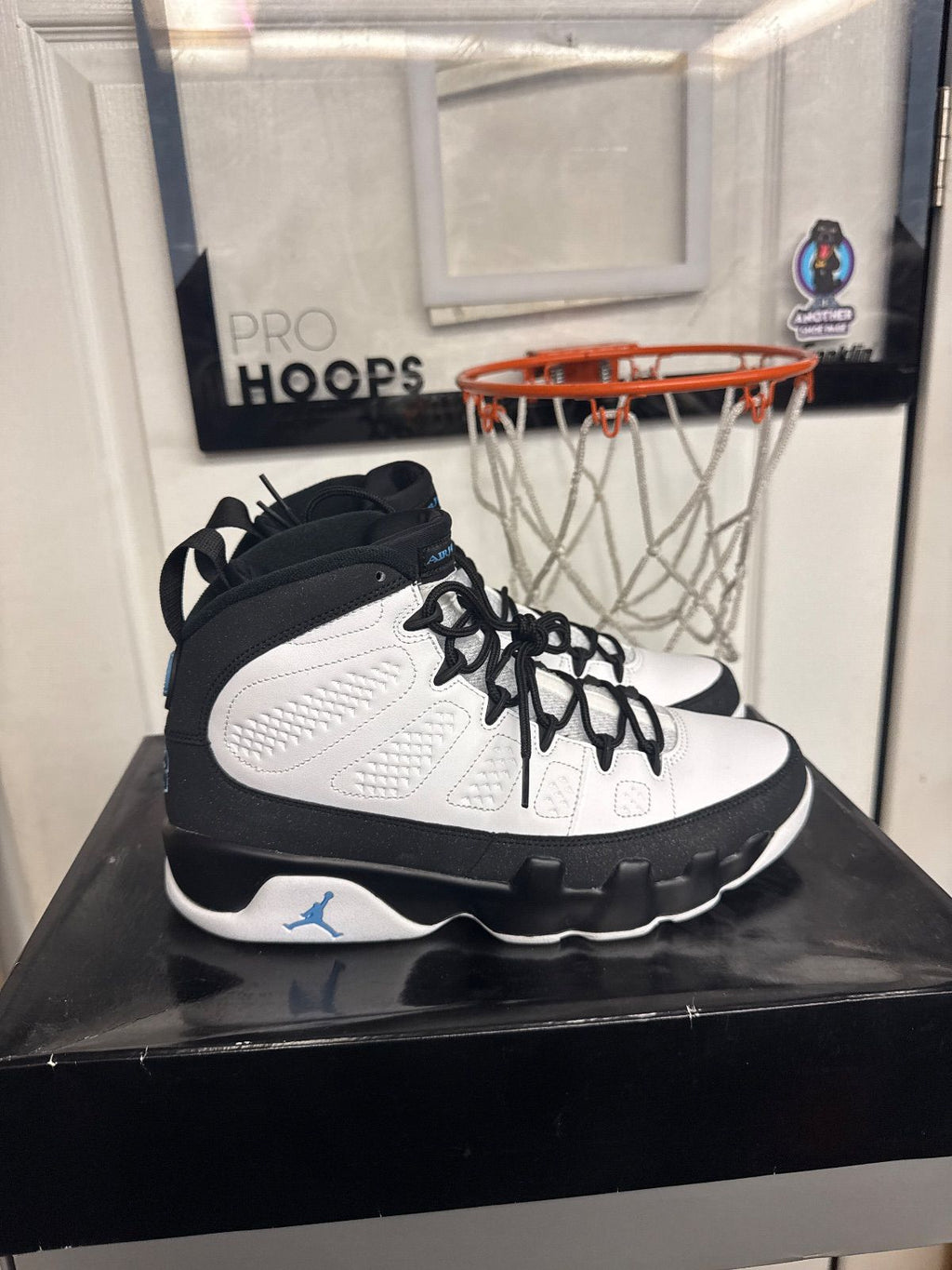 Jordan 9 Retro University Blue - Lightly Used, OG All