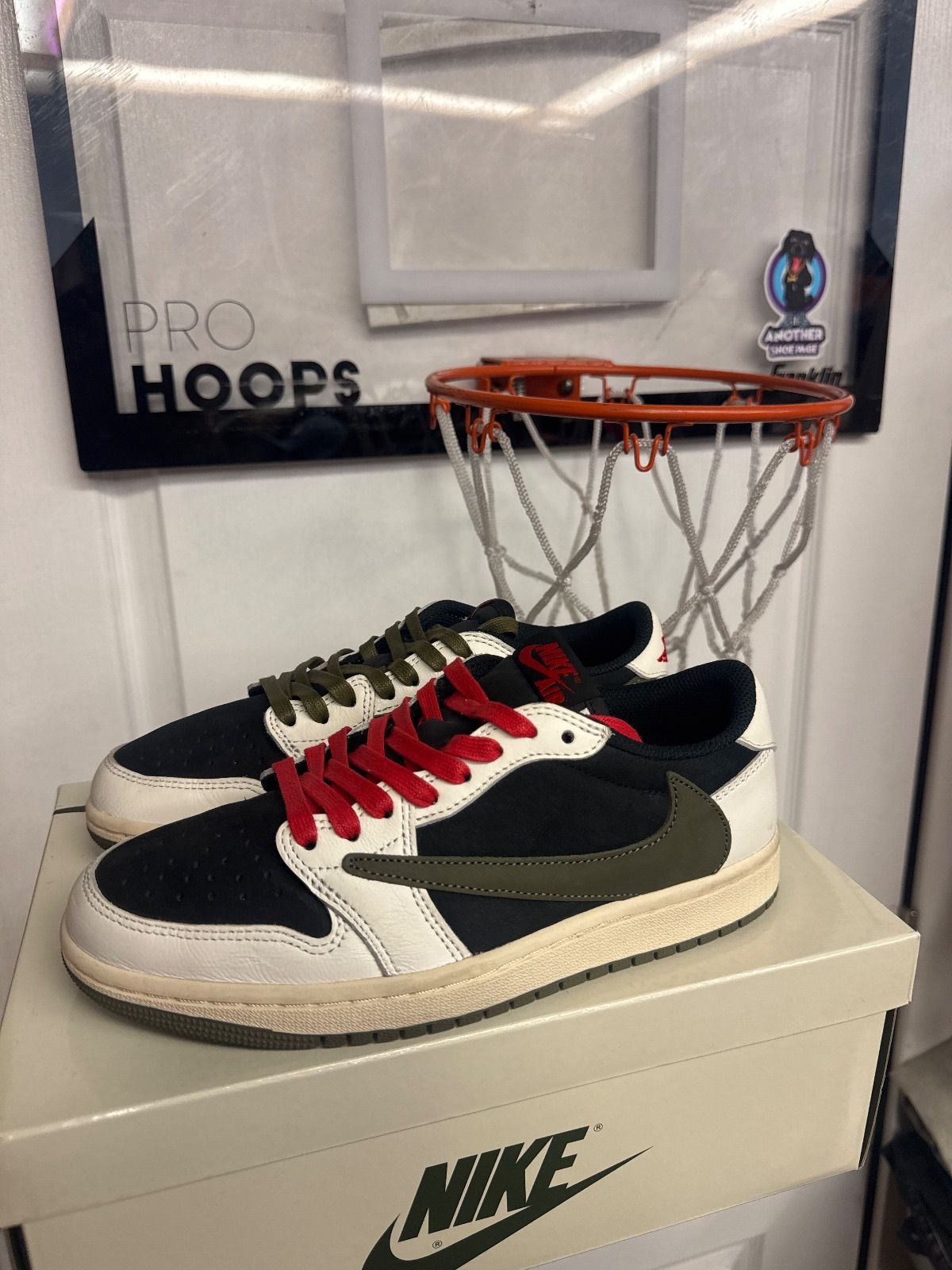 Jordan 1 Retro Low OG SP Travis Scott Olive (Women's) - Lightly Used, OG All