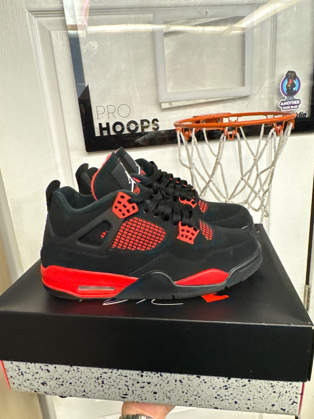 Jordan 4 Retro Red Thunder - Lightly Used, OG All