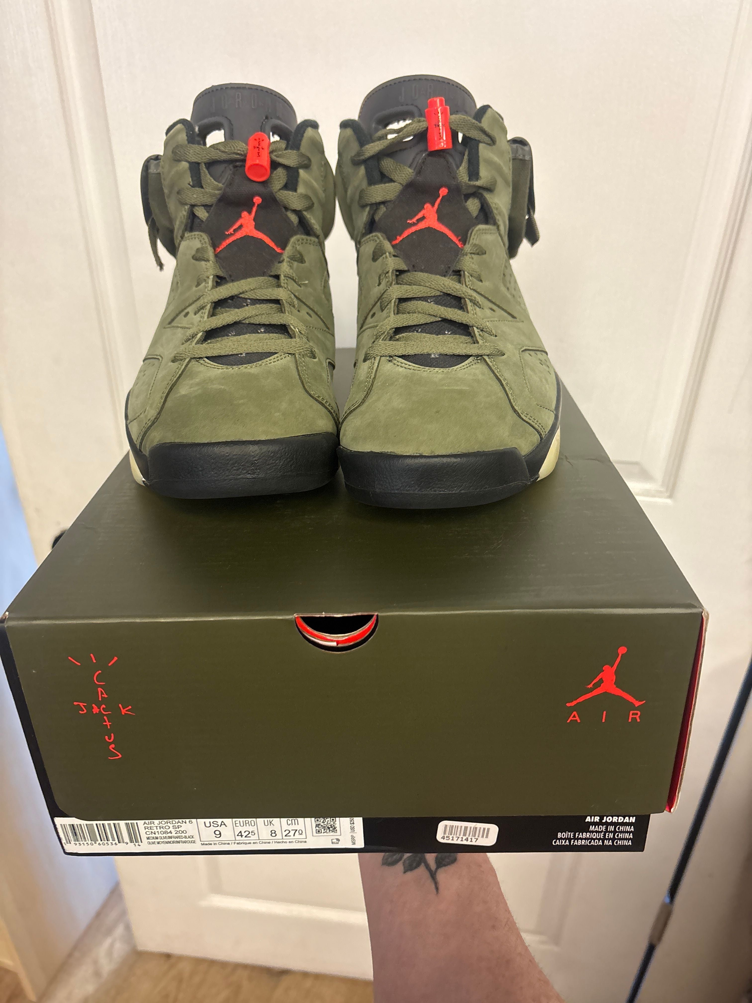 Jordan 6 Retro Travis Scott - Lightly Used, OG All