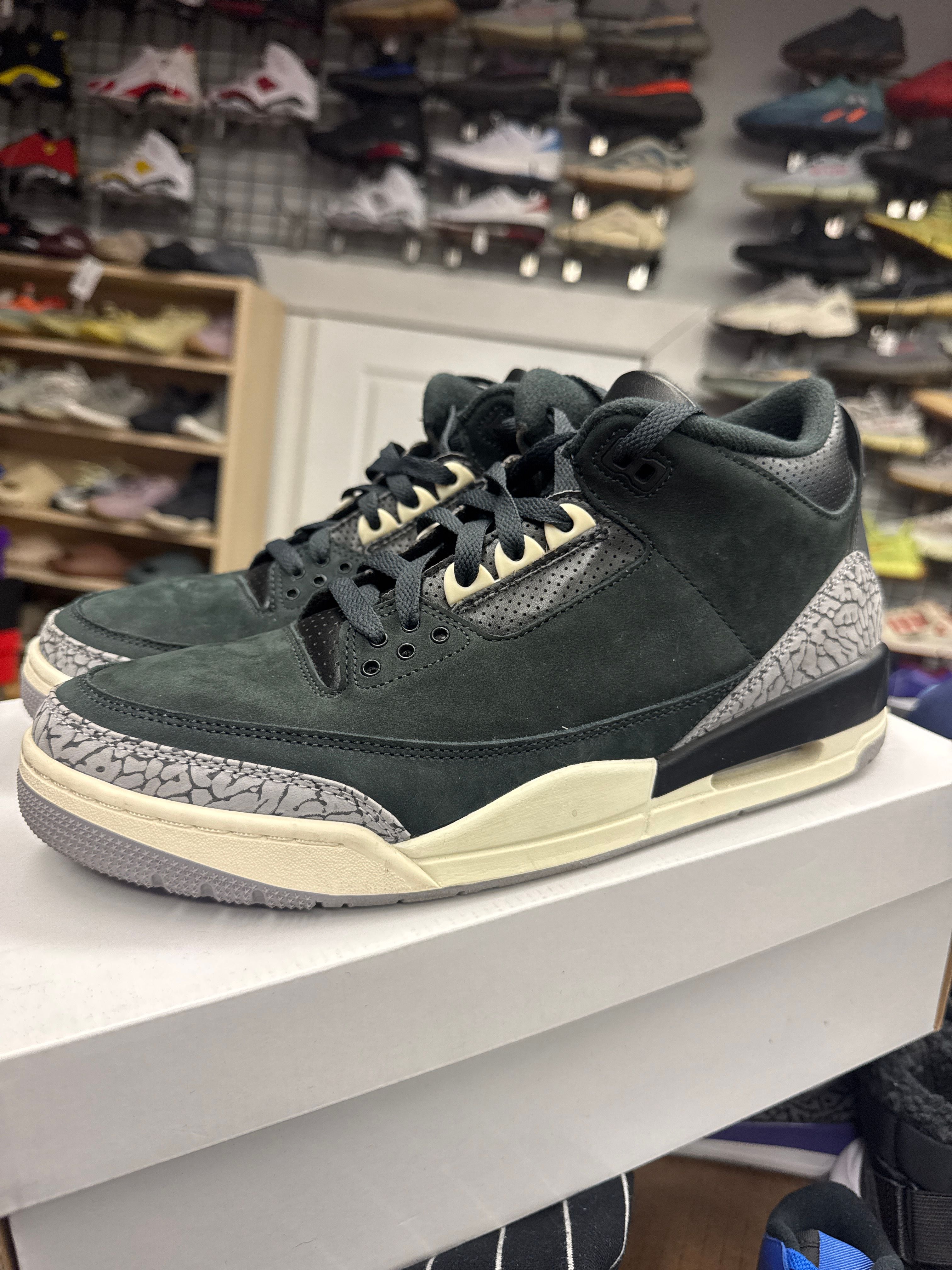 Jordan 3 Retro Off Noir (Women's) - Lightly Used, OG All