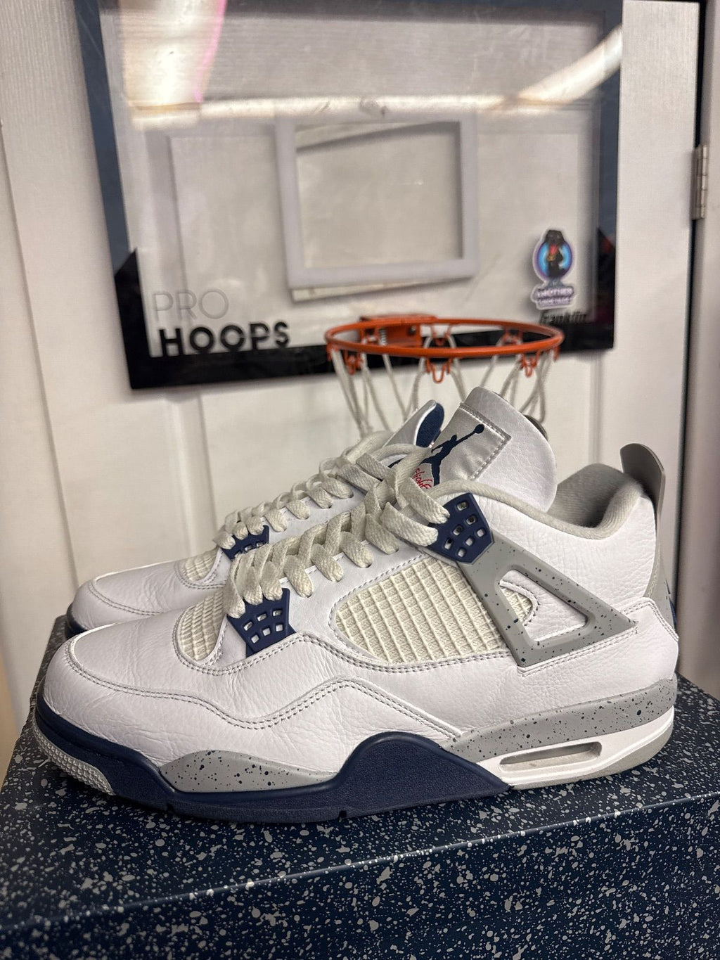 Jordan 4 Retro Midnight Navy - Lightly Used, OG All