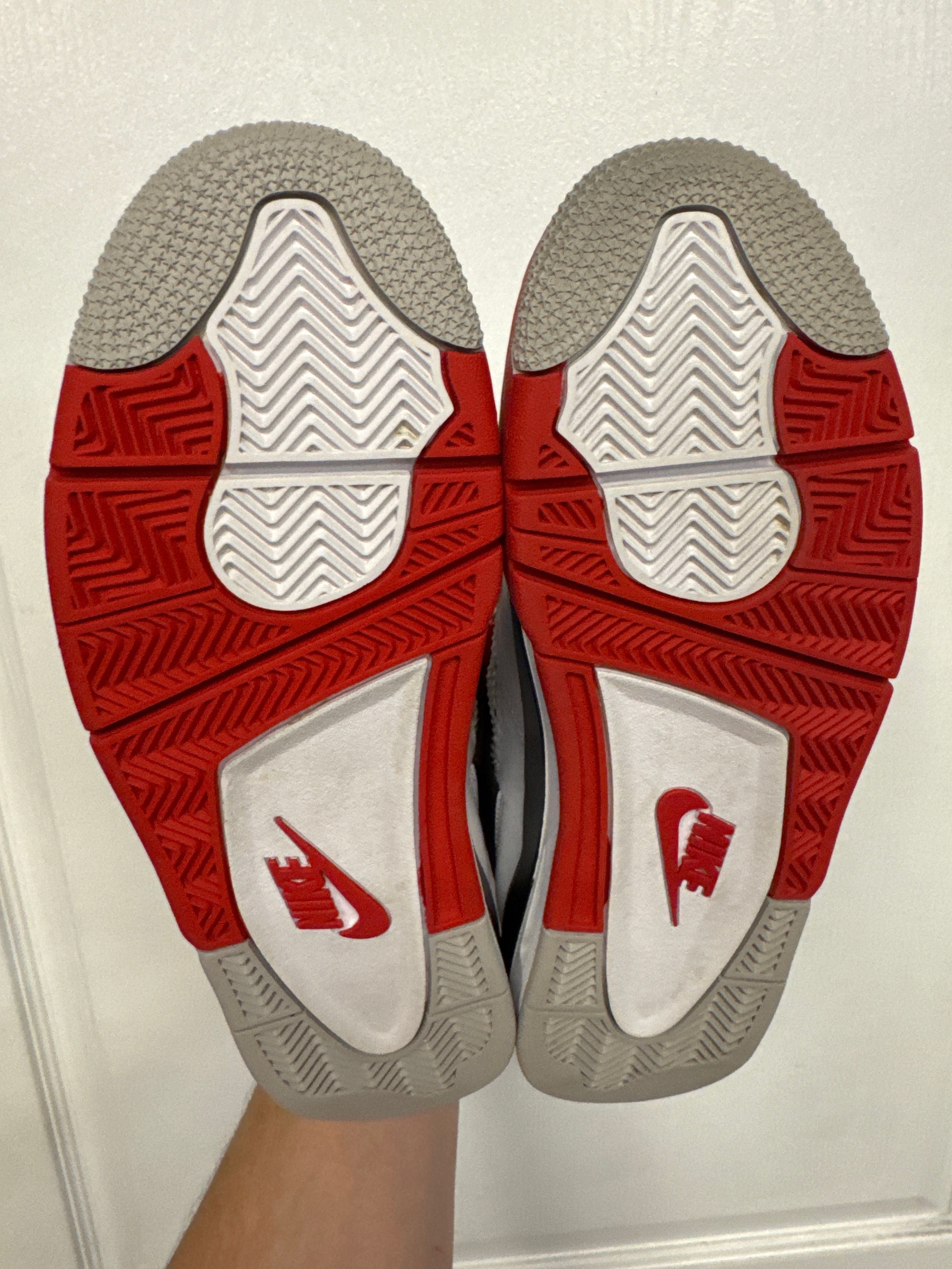 Jordan 4 Retro Fire Red (2020) - Lightly Used, OG All