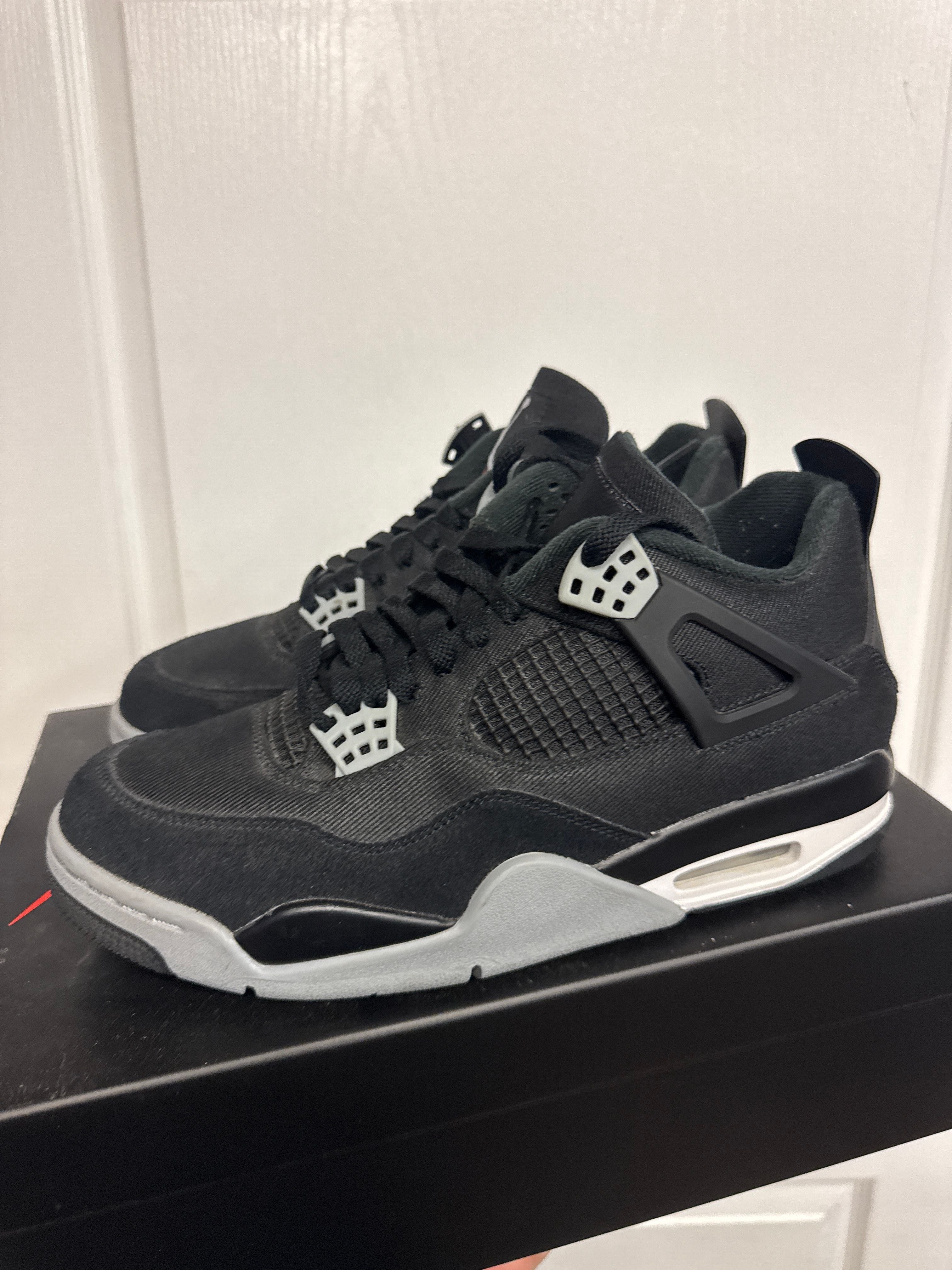 Jordan 4 Retro SE Black Canvas - Lightly Used, OG All