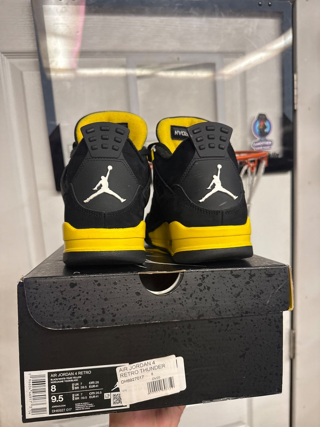Jordan 4 Retro Thunder (2023) - Lightly Used, OG All