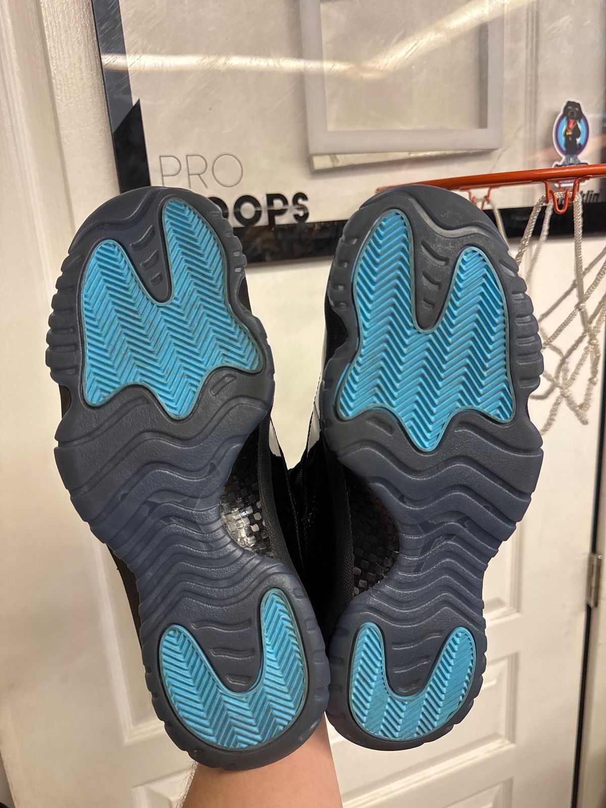 Jordan 11 Retro Gamma Blue (2025) - Lightly Used, OG All