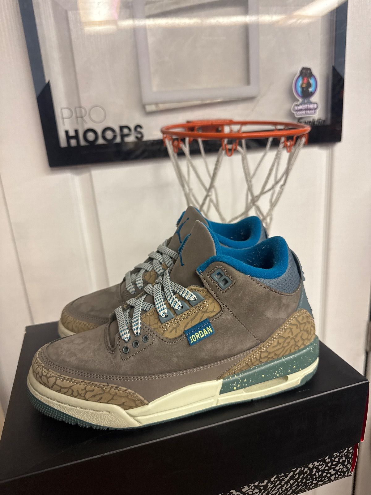Jordan 3 Retro Olive Grey (GS) - Lightly Used, OG All