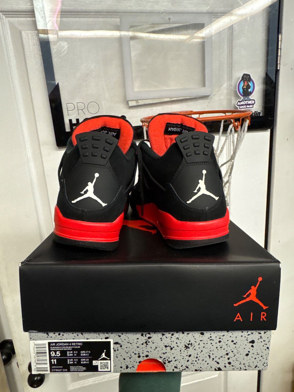 Jordan 4 Retro Red Thunder - Lightly Used, OG All