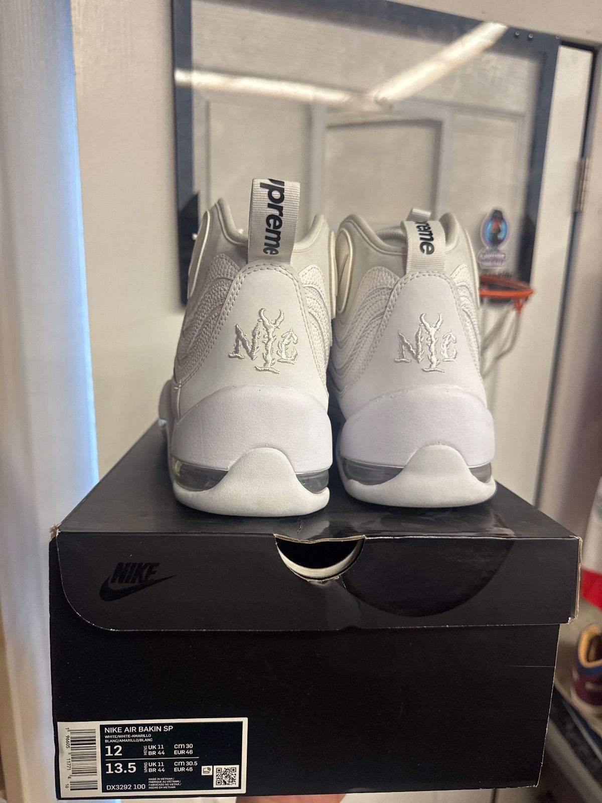 Nike Air Bakin SP Supreme White - Tried On, OG Box/Missing Yellow Laces