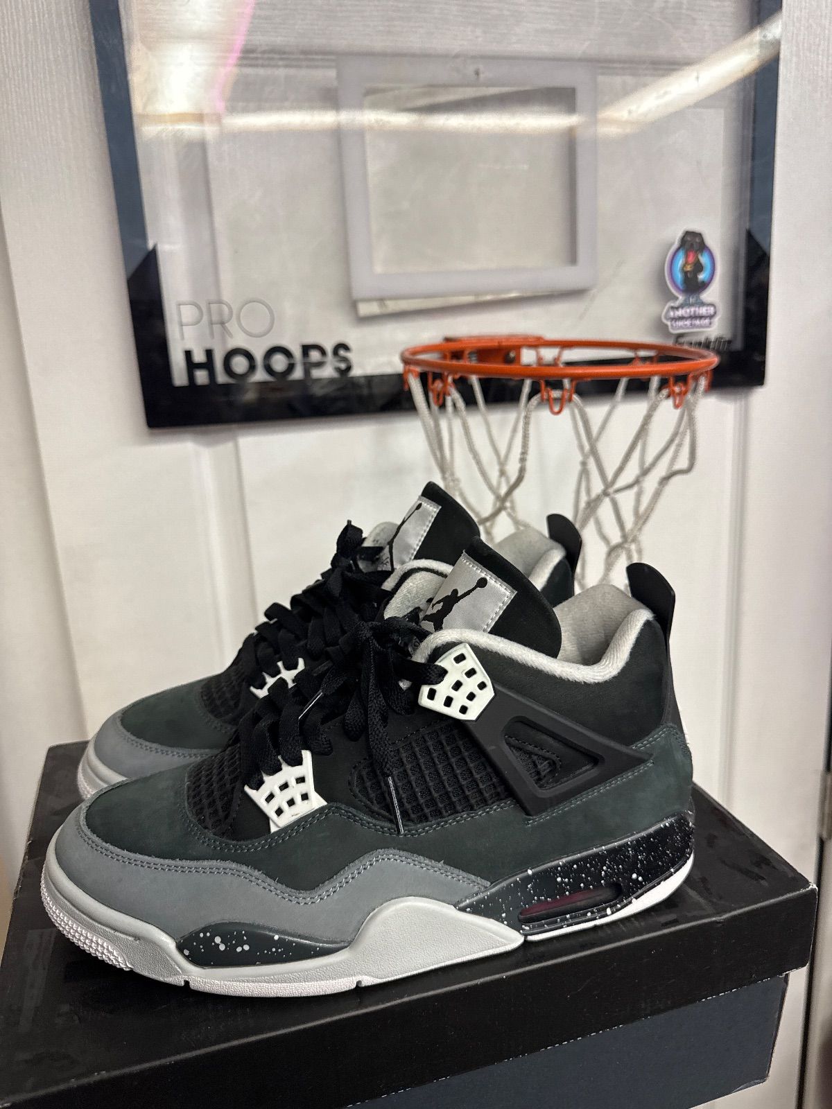 Jordan 4 Retro Fear (2024) - Lightly Used, OG All