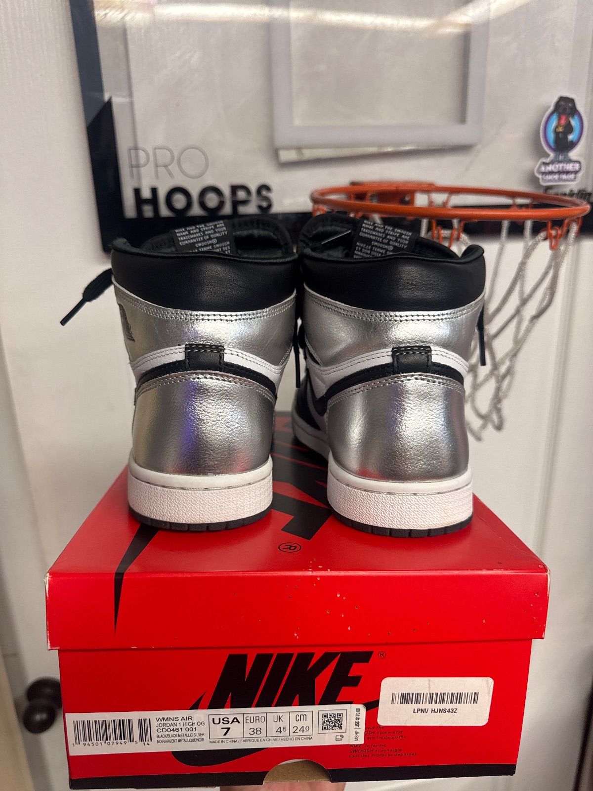 Jordan 1 Retro High Silver Toe (Women's) - Lightly Used, OG Box/Missing Hangtag