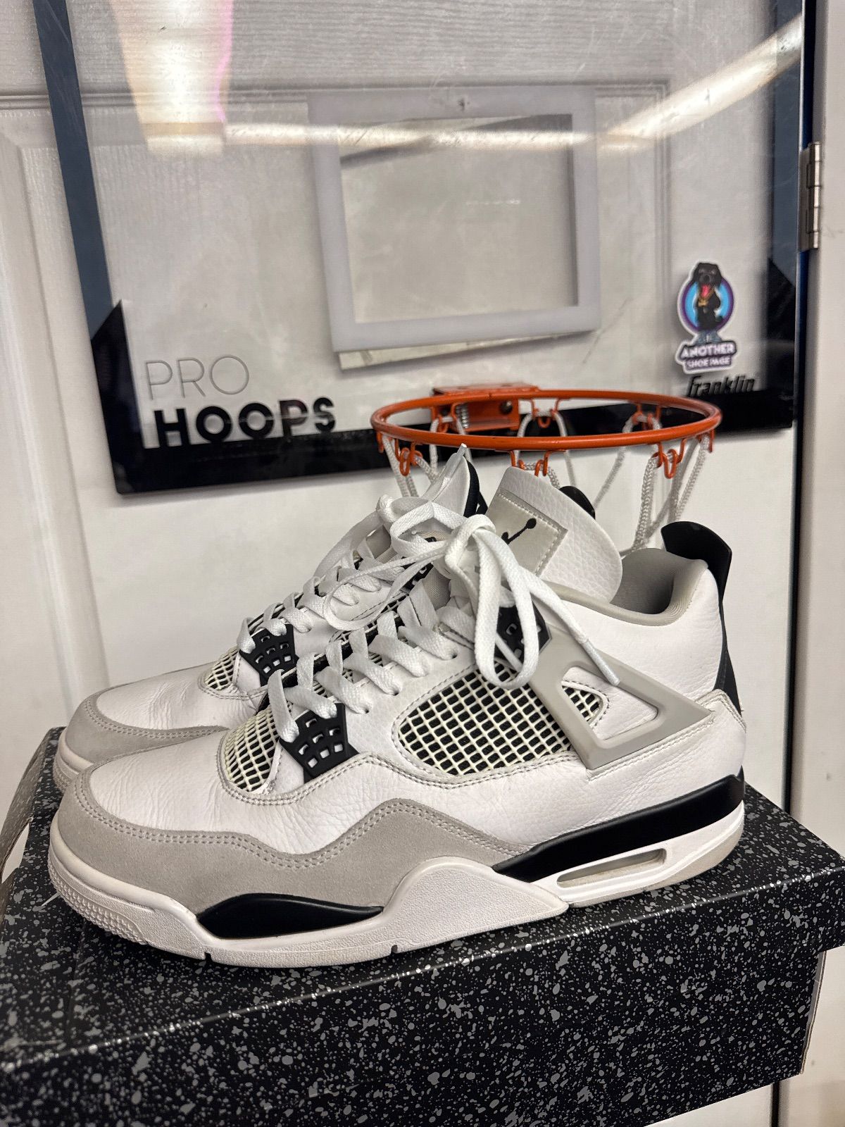 Jordan 4 Retro Military Black - Lightly Used, OG All
