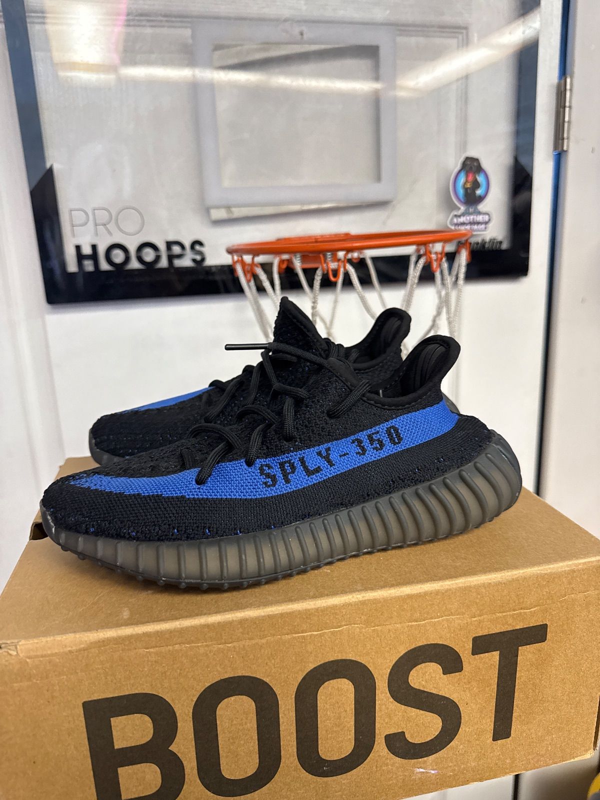 adidas Yeezy Boost 350 V2 Dazzling Blue - Lightly Used, OG All