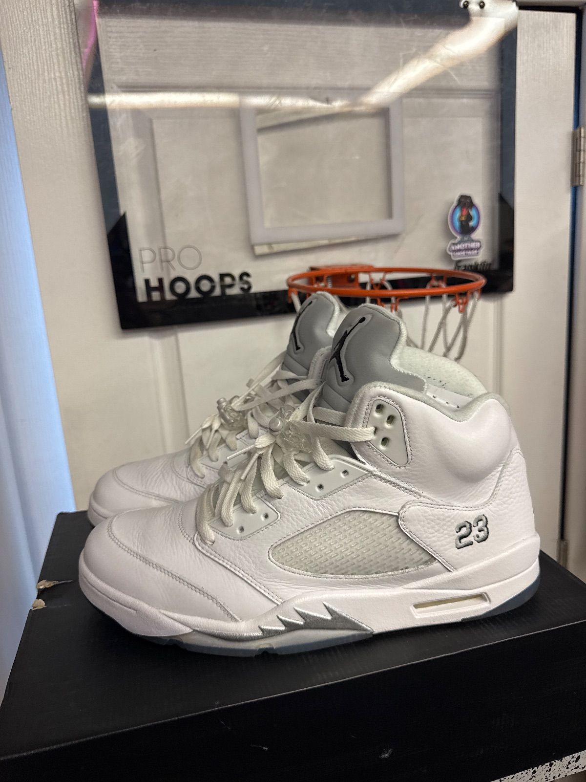 Jordan 5 Retro Metallic White (2015) - Lightly Used, OG All