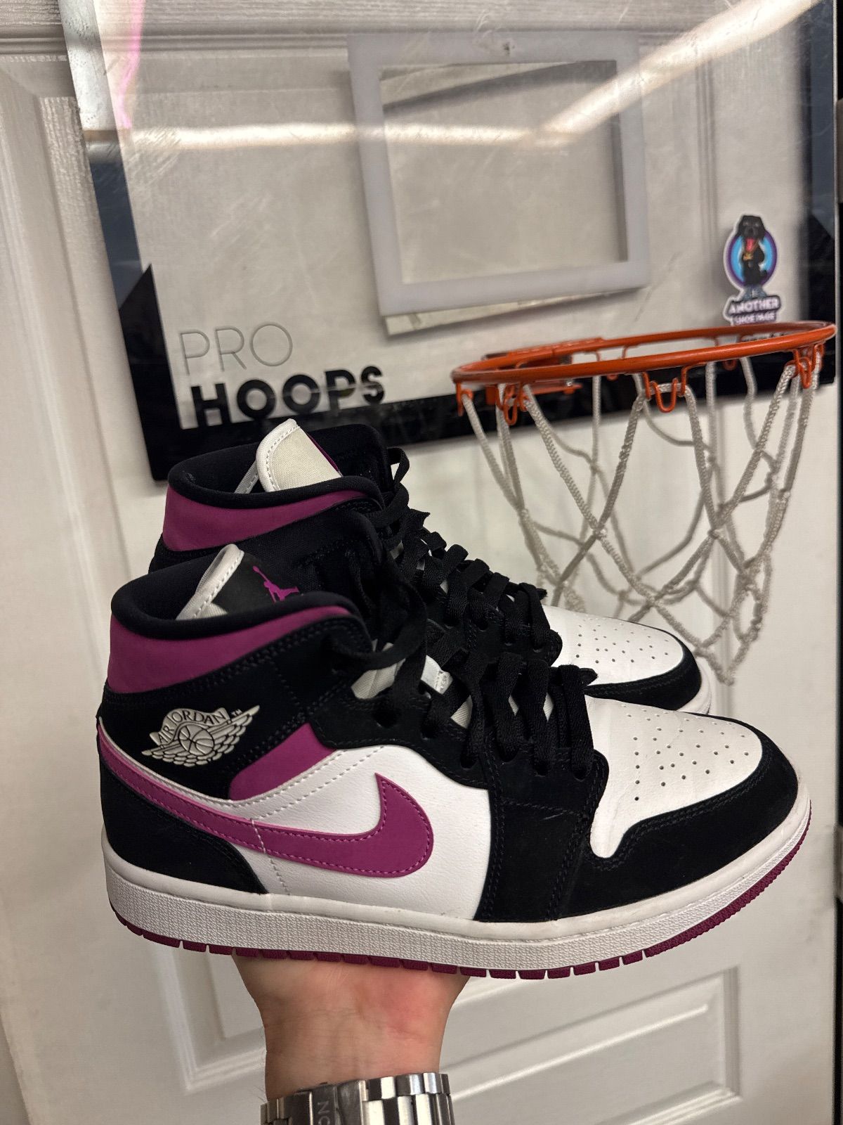 Jordan 1 Mid Magenta (Women's) - Lightly Used, No Box