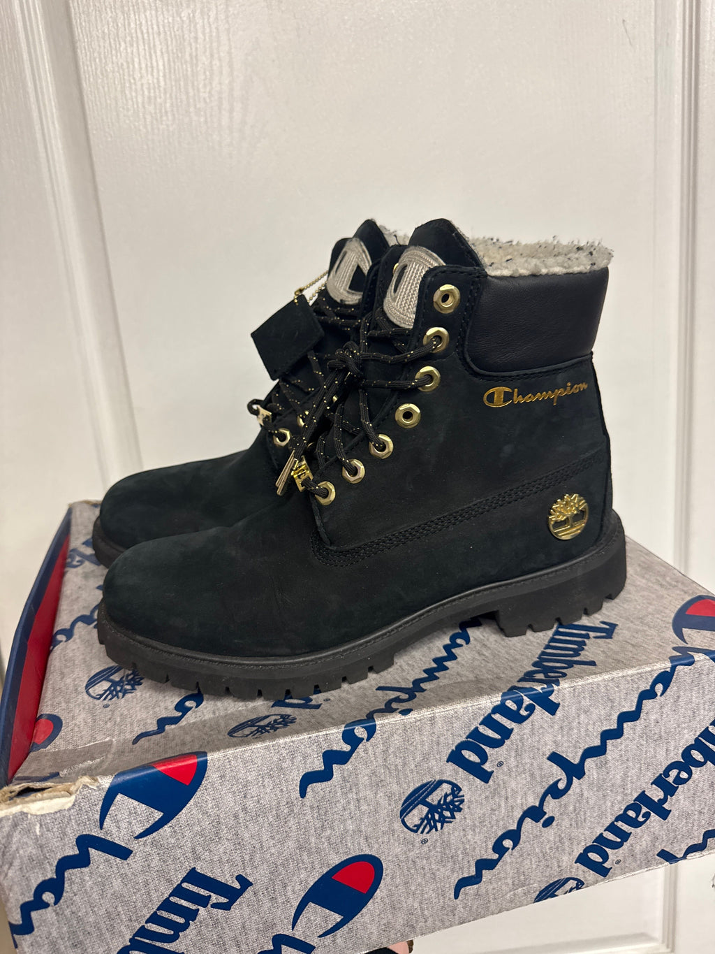 Timberland 6" Shearling Boot Champion Black - Lightly Used, OG All
