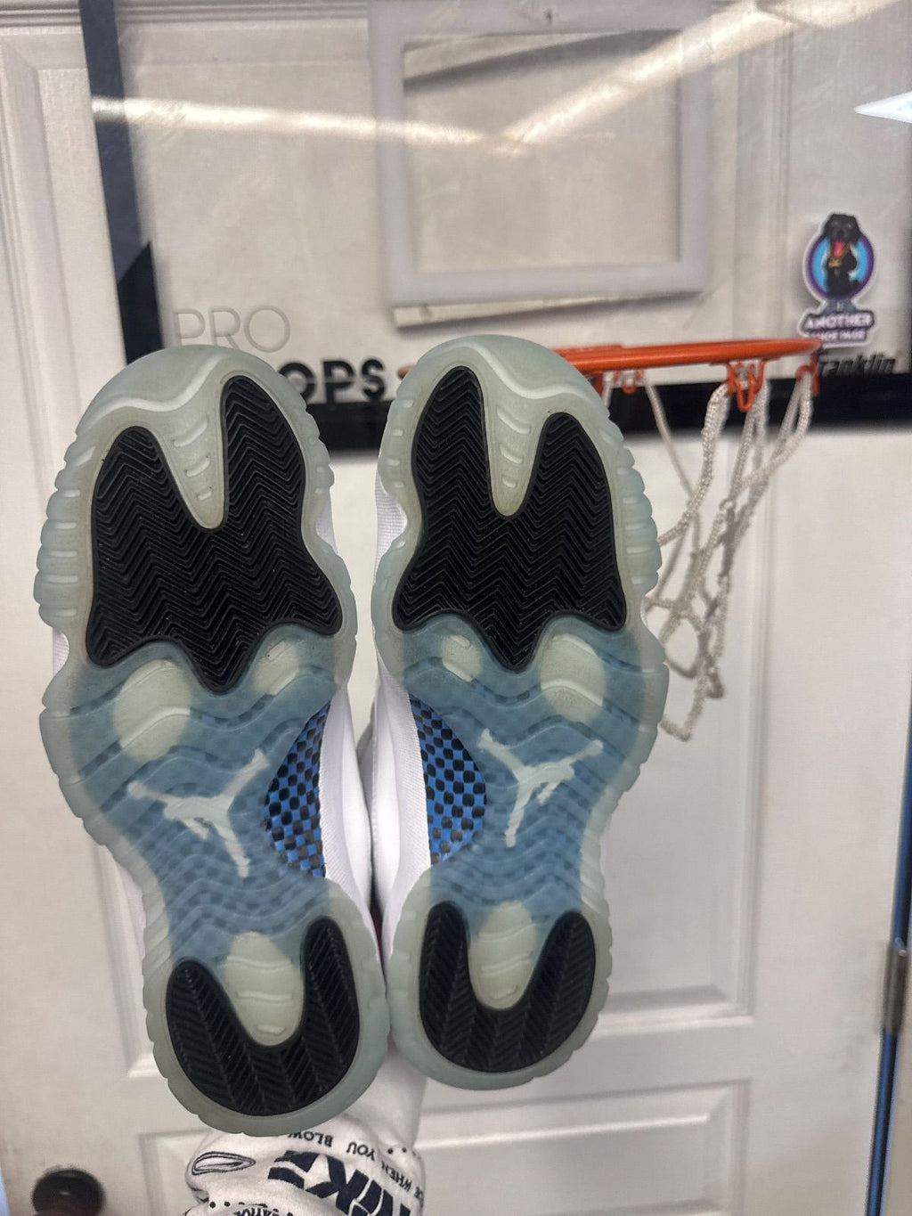 Jordan 11 Retro Low Legend Blue - Lightly Used, OG All