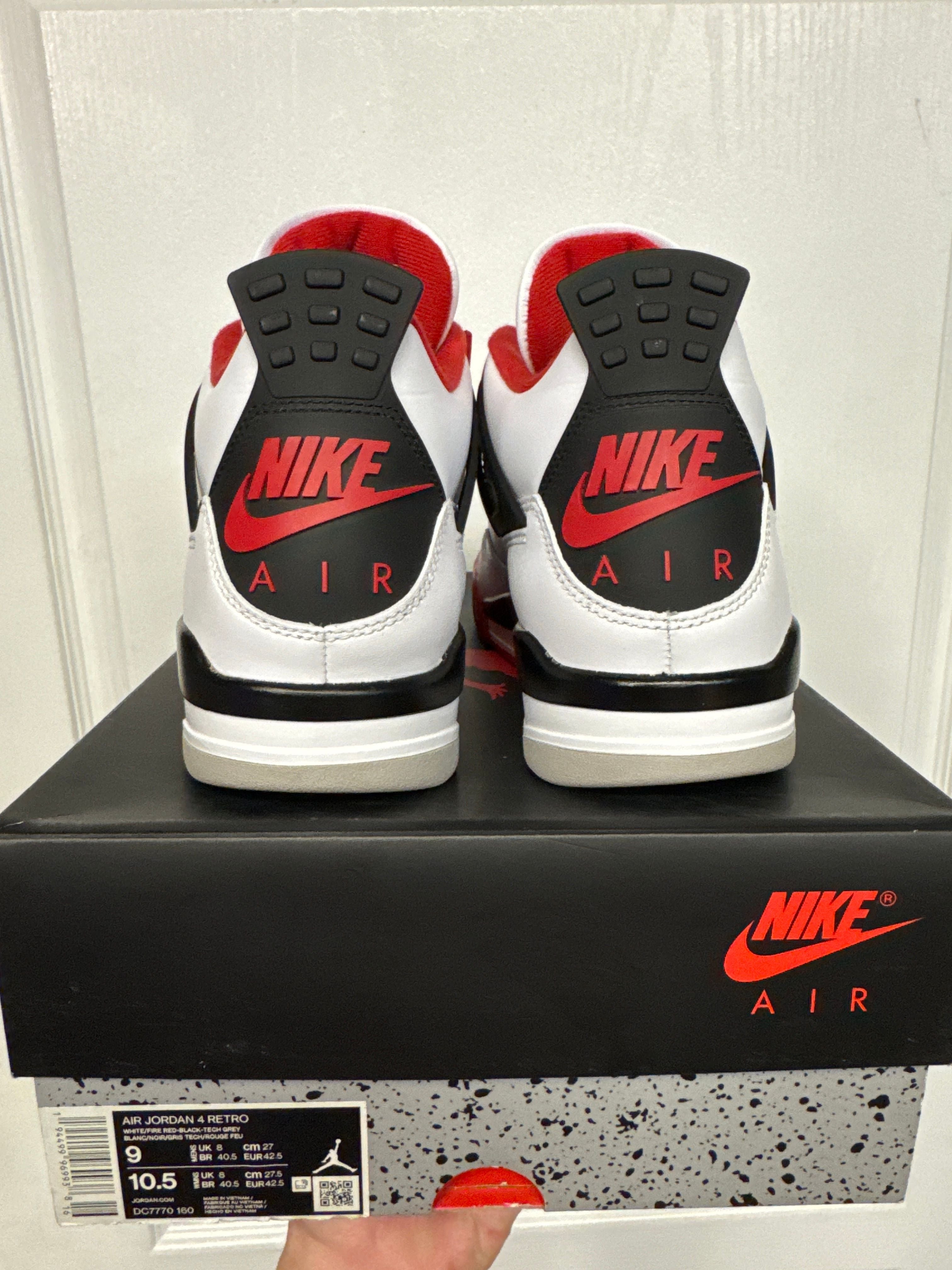 Jordan 4 Retro Fire Red (2020) - Lightly Used, OG All